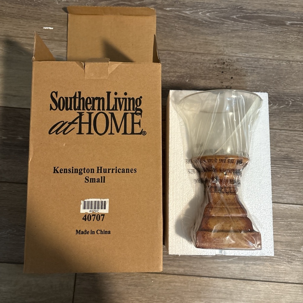 Southern Living at Home Kensington Hurricane Small NIB